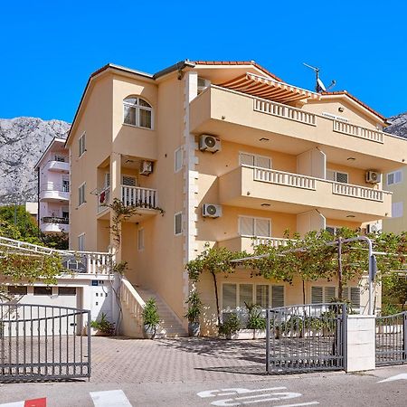 Apartments Ivica Makarska Exterior photo