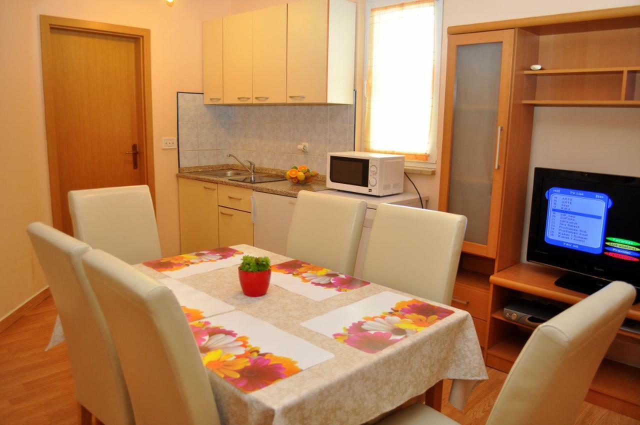 Apartments Ivica Makarska Exterior photo
