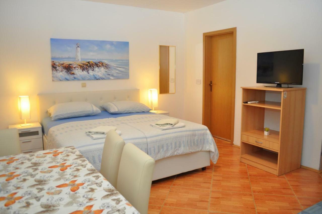 Apartments Ivica Makarska Exterior photo
