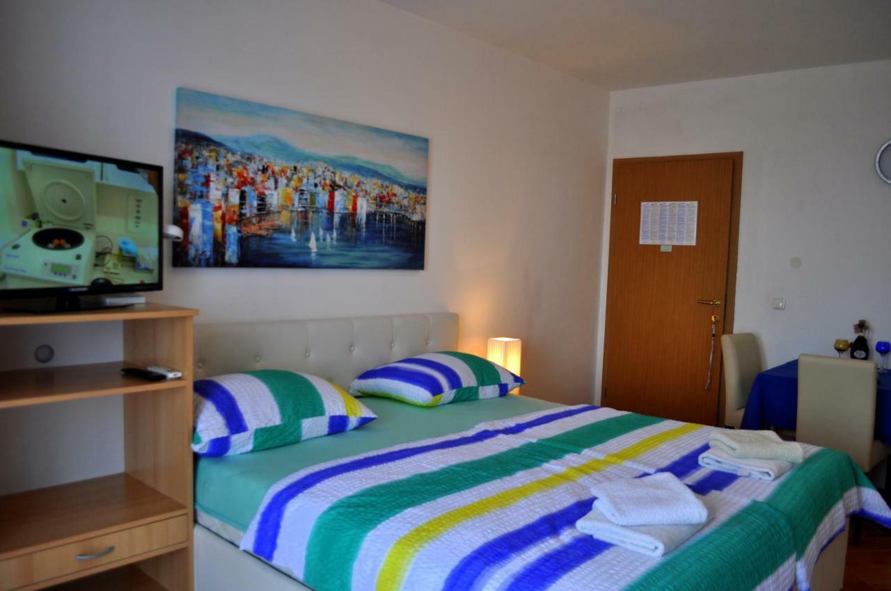 Apartments Ivica Makarska Exterior photo